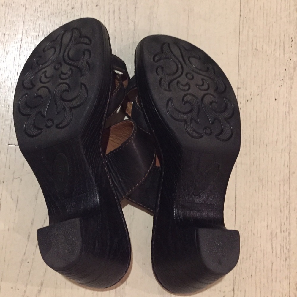 Born Sandals - Picture 3 of 5